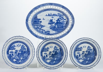 BRITISH PEARLWARE TRANSFER-PRINTED CHINOISERIE MOTIF RETICULATED TABLE ARTICLES, LOT OF FOUR
