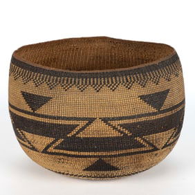 NATIVE AMERICAN HUPA / KARUK / YUROK TWINE-WOVEN BASKET