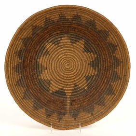 NATIVE AMERICAN NAVAJO WOVEN-COIL CEREMONIAL / WEDDING BASKET TRAY