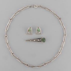NATIVE AMERICAN SANTO DOMINGO (KEWA) AND TAOS PUEBLO STERLING / SILVER JEWELRY, LOT OF FOUR PIECES