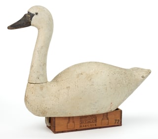 RARE MASON FACTORY (DETROIT, MICHIGAN, 1896-1924), ATTRIBUTED, CARVED AND PAINTED SWAN DECOY