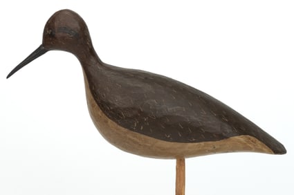 IRA HUDSON (CHINCOTEAGUE, VIRGINIA, 1873-1949), ATTRIBUTED, CARVED AND PAINTED YELLOWLEGS SHOREBIRD