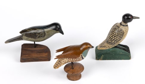 AMERICAN FOLK ART CARVED AND PAINTED BIRD FIGURES, LOT OF THREE