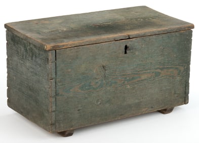 SHENANDOAH VALLEY OF VIRGINIA PAINTED YELLOW PINE CHILD'S BLANKET CHEST