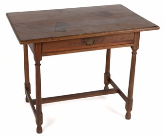 VIRGINIA WILLIAM AND MARY WALNUT TAVERN / WORK TABLE