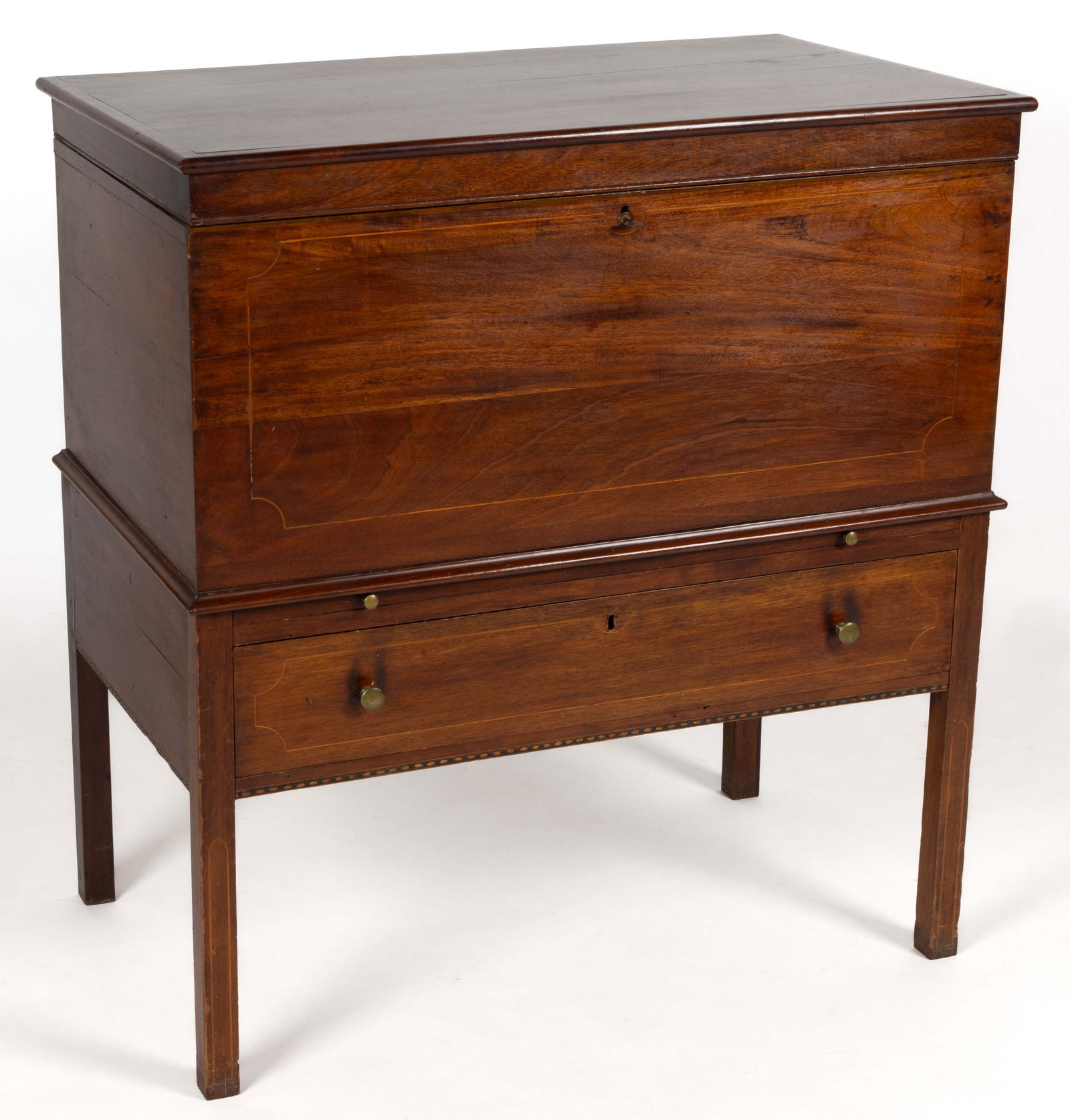 VIRGINIA FEDERAL INLAID MAHOGANY CELLARATTE / BOTTLE CASE: VIRGINIA FEDERAL INLAID MAHOGANY CELLARATTE / BOTTLE CASE, a large example, with hinged box-type lid, mixing slide, and single full drawer at base, featuring stringing and barberpole inlay. Walnut and