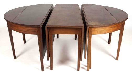 EASTERN VIRGINIA FEDERAL MAHOGANY THREE-PART BANQUET / DINING TABLE