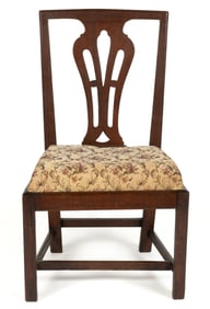 BRITISH OR AMERICAN CHIPPENDALE MAHOGANY SIDE CHAIR