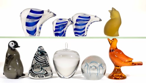 ASSORTED CONTEMPORARY / STUDIO ART GLASS ARTICLES, LOT OF NINE