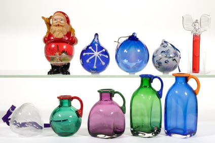 ASSORTED CONTEMPORARY / STUDIO ART GLASS AND OTHER ARTICLES, LOT OF TEN