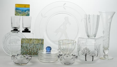 ASSORTED STUDIO AND OTHER 20TH CENTURY GLASS ARTICLES, LOT OF 13