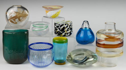 ASSORTED CONTEMPORARY / STUDIO ART GLASS BOWLS AND VASES, LOT OF TEN