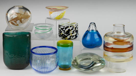 ASSORTED CONTEMPORARY / STUDIO ART GLASS BOWLS AND VASES, LOT OF TEN: ASSORTED CONTEMPORARY / STUDIO ART GLASS BOWLS AND VASES, LOT OF TEN, including a couple signed Kosta Boda examples (retaining stickers), a blue pear-shaped example dated "76", and a biomorphic-type b