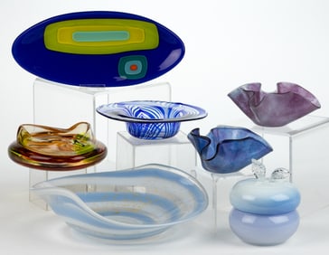 ASSORTED CONTEMPORARY / STUDIO ART GLASS BOWLS AND VASES, LOT OF SEVEN