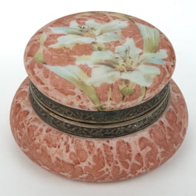 WAVE CREST "KELVA" ENAMEL-DECORATED ART GLASS DRESSER BOX
