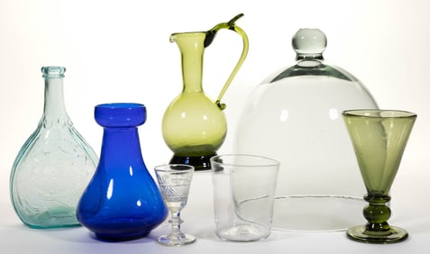 ASSORTED BLOWN AND OTHER GLASS ARTICLES, LOT OF SEVEN