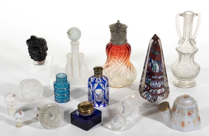 ASSORTED GLASS ARTICLES AND PARTS, LOT OF 14