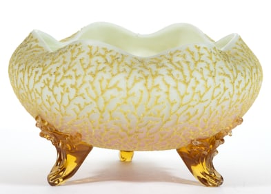 VICTORIAN CORALENE-DECORATED ART GLASS CENTERPIECE BOWL