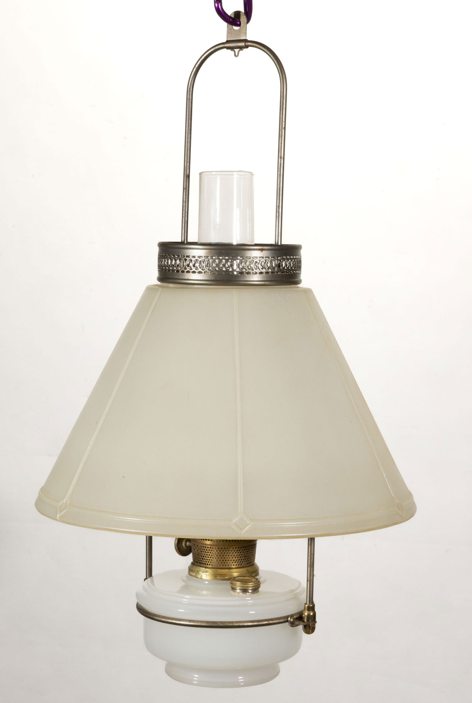 ALADDIN MODEL B-201 KEROSENE CHAIN HANGING LAMP: ALADDIN MODEL B-201 KEROSENE CHAIN HANGING LAMP, White Moonstone font, frame with original smoke bell. Fitted with a brass Model B "CHICAGO" burner with correct flame spreader, signed Lox-on chimney.