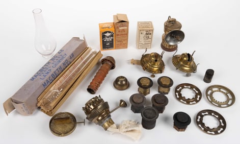 ASSORTED MANUFACTURERS LIGHTING SETUP ARTICLES AND PARTS, UNCOUNTED LOT