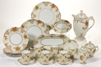 GERMAN PORCELAIN OLD IVORY XXII HOLLY MOTIF ASSORTED ARTICLES, LOT OF 17