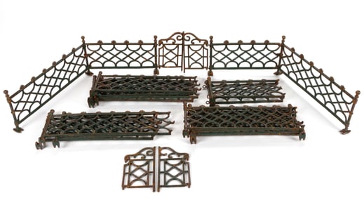 CAST-IRON LATTICEWORK CHRISTMAS TREE / TOY FENCE, LOT OF 21 PIECES