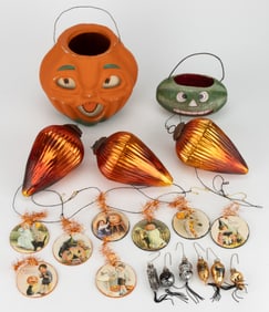 ASSORTED CONTEMPORARY / ARTIST-MADE HALLOWEEN AND CHRISTMAS ARTICLES, LOT OF 19