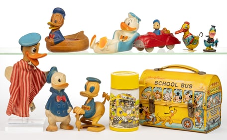VINTAGE DONALD DUCK / WALT DISNEY AND OTHER TOYS, LOT OF NINE