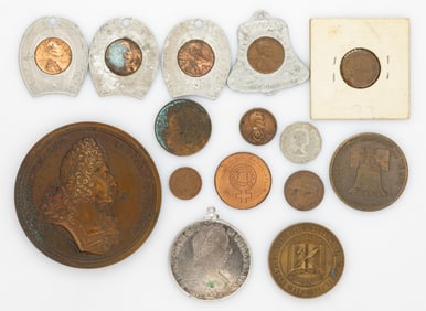 ASSORTED FOREIGN AND AMERICAN COINS / TOKENS AND MEDALS, LOT OF 15