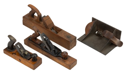 ASSORTED MANUFACTURERS / MAKERS WOODEN AND IRON PLANES, LOT OF FOUR