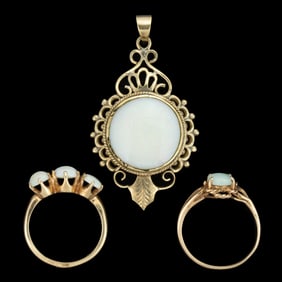 VINTAGE 10K AND 14K YELLOW GOLD AND OPAL / OPAL-TYPE JEWELRY, LOT OF THREE