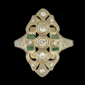 ANTIQUE / VINTAGE ART DECO 14K WHITE GOLD, DIAMOND, AND EMERALD RING