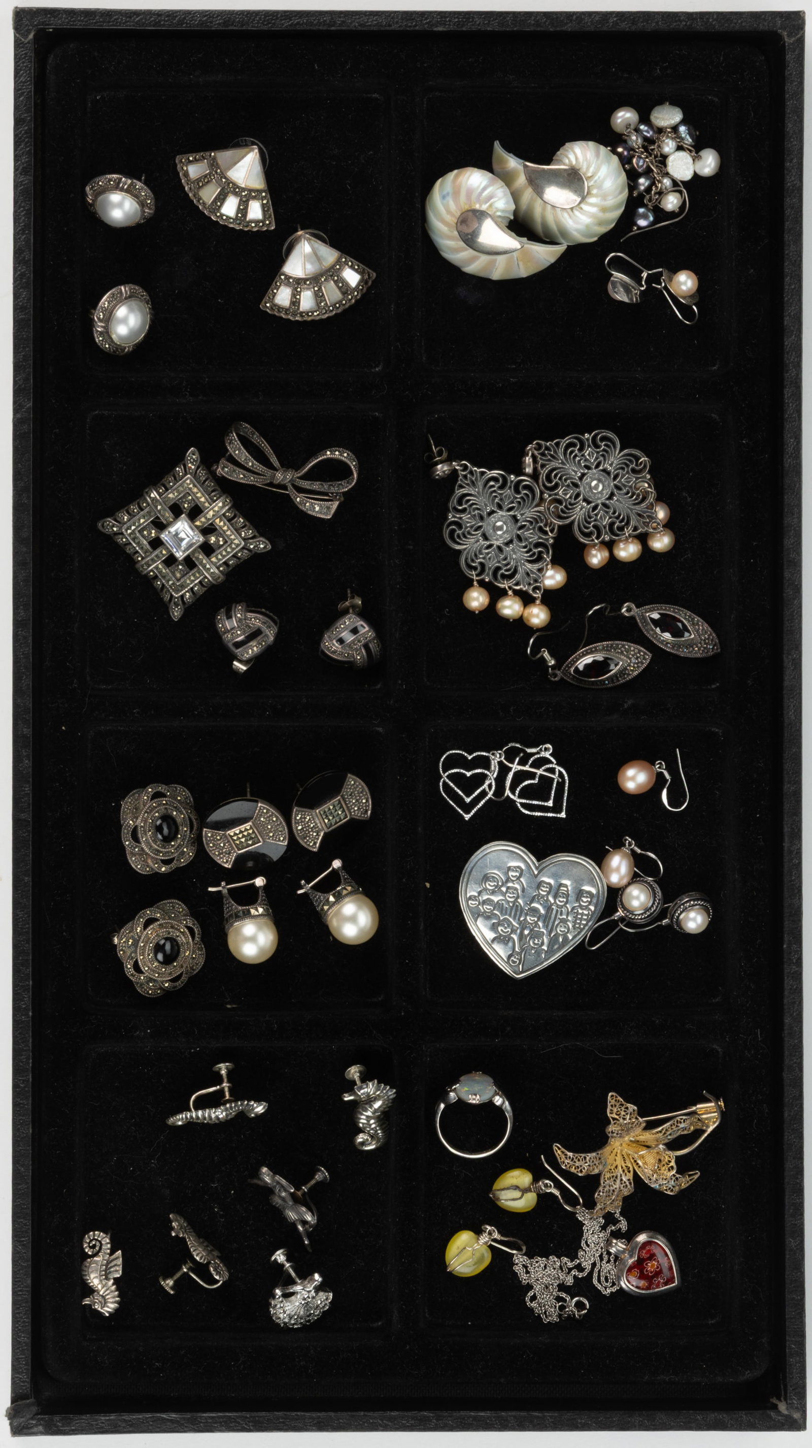 VINTAGE / CONTEMPORARY STERLING SILVER AND OTHER JEWELRY, LOT OF 42 PIECES: VINTAGE / CONTEMPORARY STERLING SILVER AND OTHER JEWELRY, LOT OF 42 PIECES, sterling pieces comprising a ring with an opal-type cabochon, a Save the Children heart-form brooch, two brooches with marca