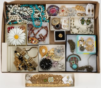VINTAGE / CONTEMPORARY BEADED, RHINESTONE, AND OTHER COSTUME JEWELRY, LOT OF 51 PIECES