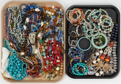 VINTAGE / CONTEMPORARY BEADED AND OTHER COSTUME JEWELRY, UNCOUNTED LOT