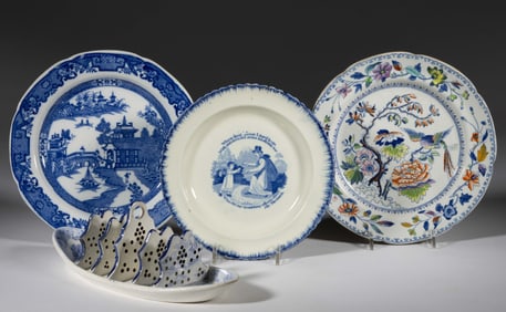 ENGLISH BLUE TRANSFER-PRINTED CERAMIC TABLE ARTICLES, LOT OF FOUR