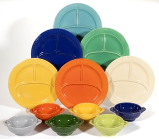 HOMER LAUGHLIN FIESTAWARE CERAMIC TABLE ARTICLES, LOT OF 12