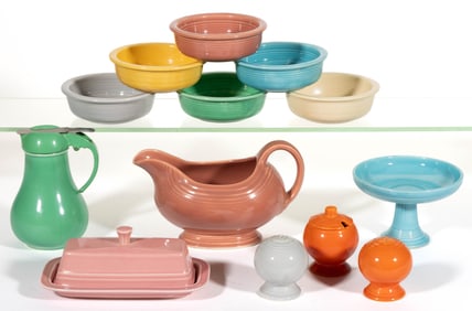 HOMER LAUGHLIN FIESTAWARE CERAMIC TABLE ARTICLES, LOT OF 13