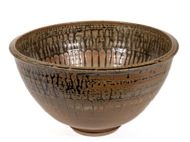 SIGNED JIM "HANGER", STAUNTON, VIRGINIA STUDIO POTTERY STONEWARE LARGE SERVING BOWL
