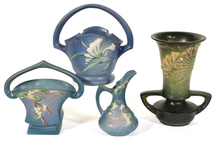 AMERICAN ROSEVILLE ART POTTERY ARTICLES, LOT OF FOUR