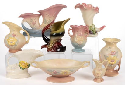 AMERICAN HULL FLORAL MOTIF ART POTTERY ARTICLES, LOT OF NINE