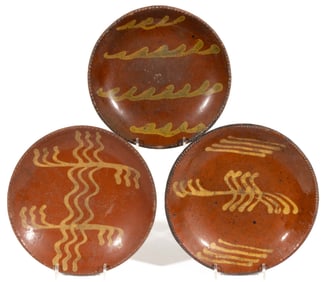 AMERICAN DECORATED EARTHENWARE / REDWARE PANS / PLATES, LOT OF THREE