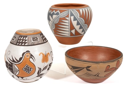 SOUTHWESTERN NATIVE AMERICAN HAND-PAINTED POTTERY BOWLS / JARS, LOT OF THREE