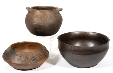 SOUTHWESTERN NATIVE AMERICAN MICACEOUS POTTERY BOWLS, LOT OF THREE