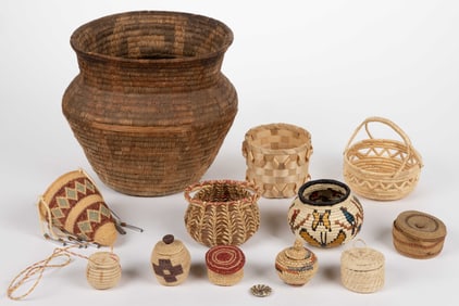 NATIVE AMERICAN AND OTHER BASKETS, LOT OF 13