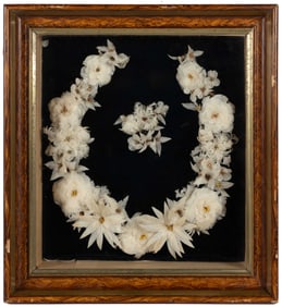 VICTORIAN / ANTIQUE FEATHER MOURNING WREATH