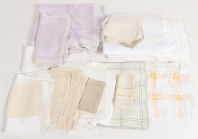 VINTAGE TABLE LINENS, UNCOUNTED LOT