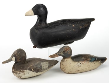 AMERICAN FOLK ART CARVED AND PAINTED DUCK DECOYS, LOT OF THREE