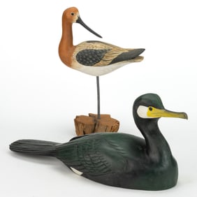 CONTEMPORARY FOLK ART DECOY AND SHOREBIRD, LOT OF TWO