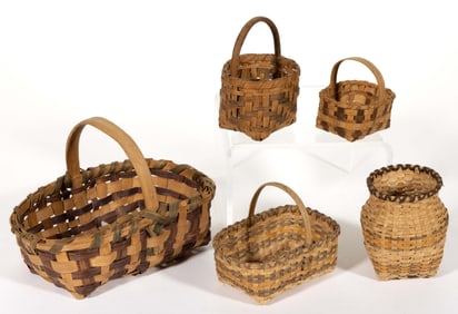 ASSORTED NORTH CAROLINA STAVE-TYPE WOVEN-SPLINT MINIATURE BASKETS, LOT OF FIVE